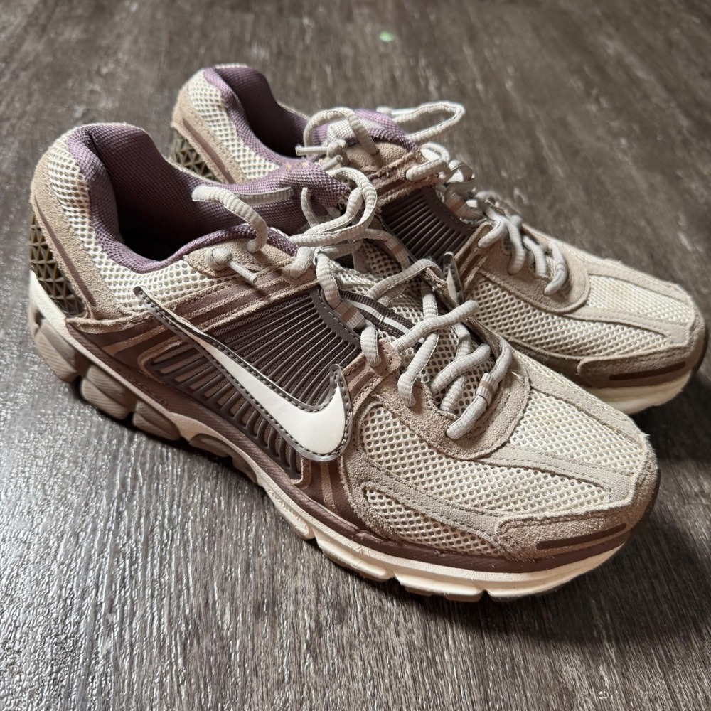 Nike Zoom Vomero 5 Mens 10 Plum Eclipse Pale Ivory Brown HF1553-004 Retro Runner